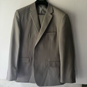 Braveman Grey 2-Button Men Suit 46R/40